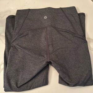 Lululemon grey crop